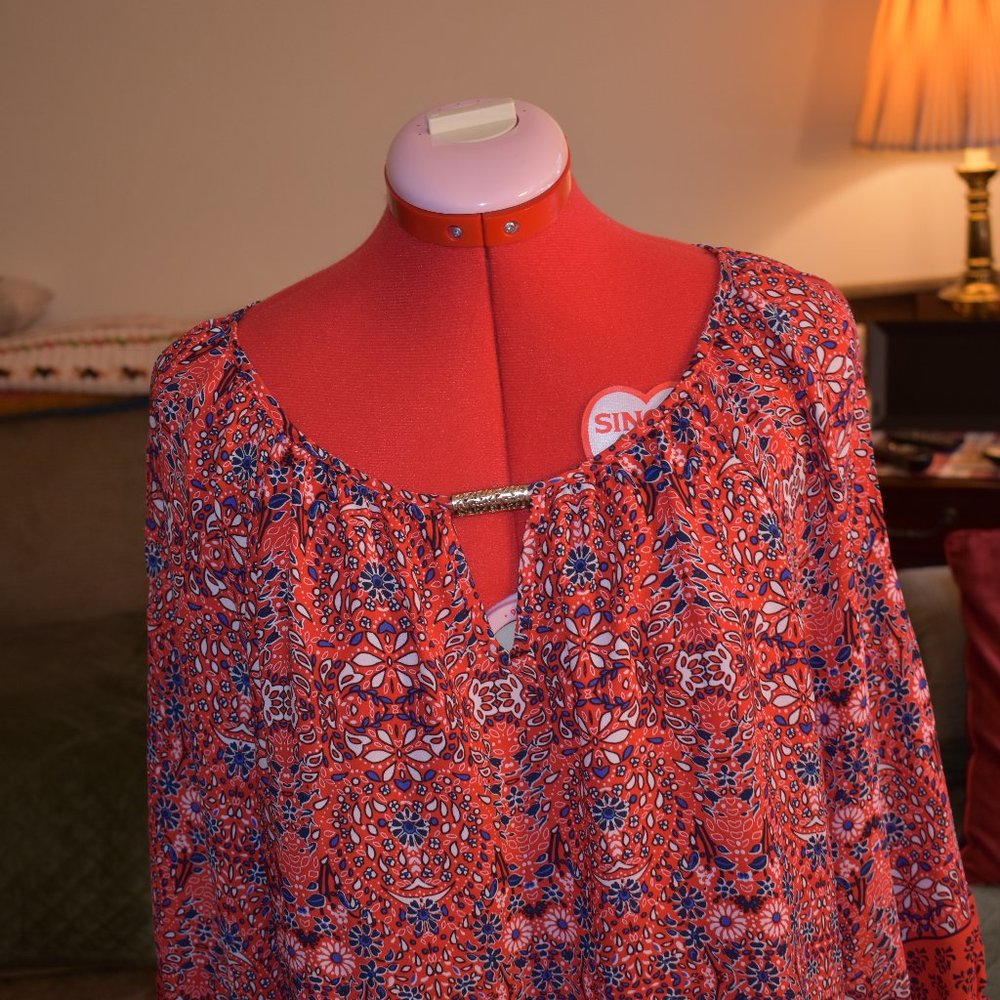 blouse - Picture 2 of 7